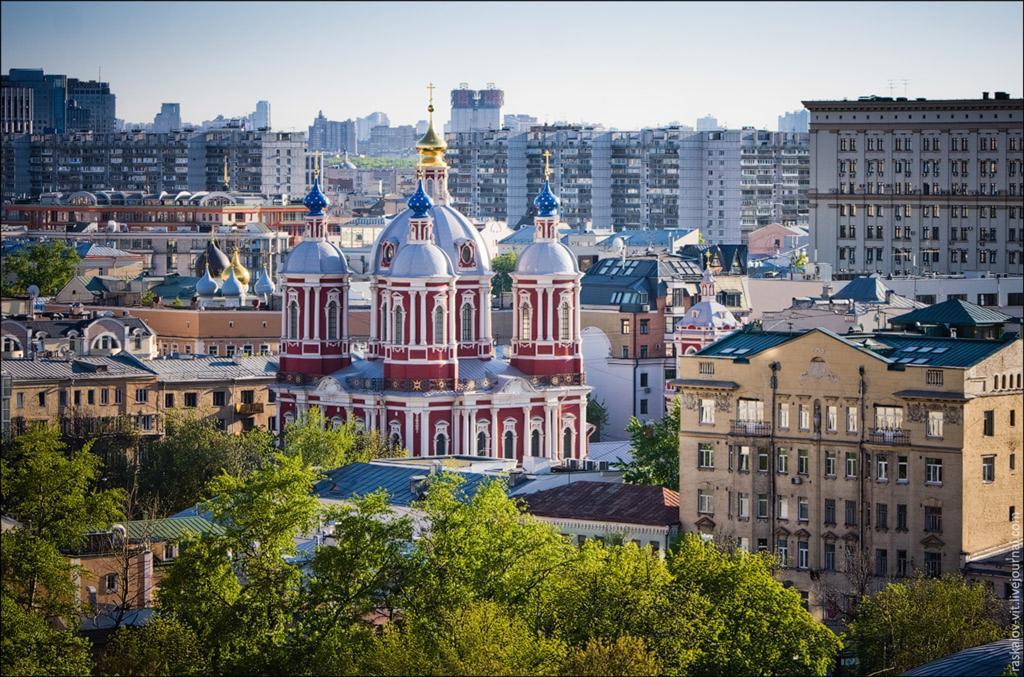 Й з москва. Гостиница Ордынка Москва. Улица Третьяковская Астрахань. Голубая Ордынка.